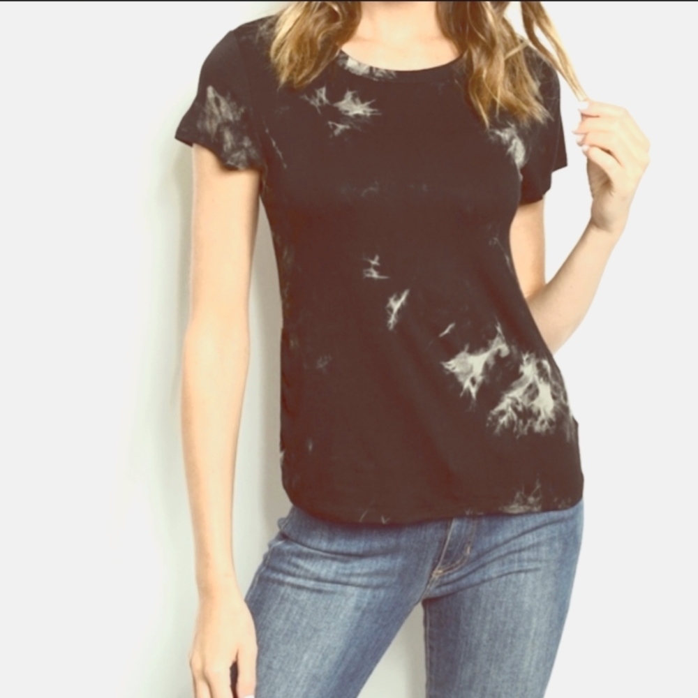 🖤🤍Black/white tie dye tee🤍🖤